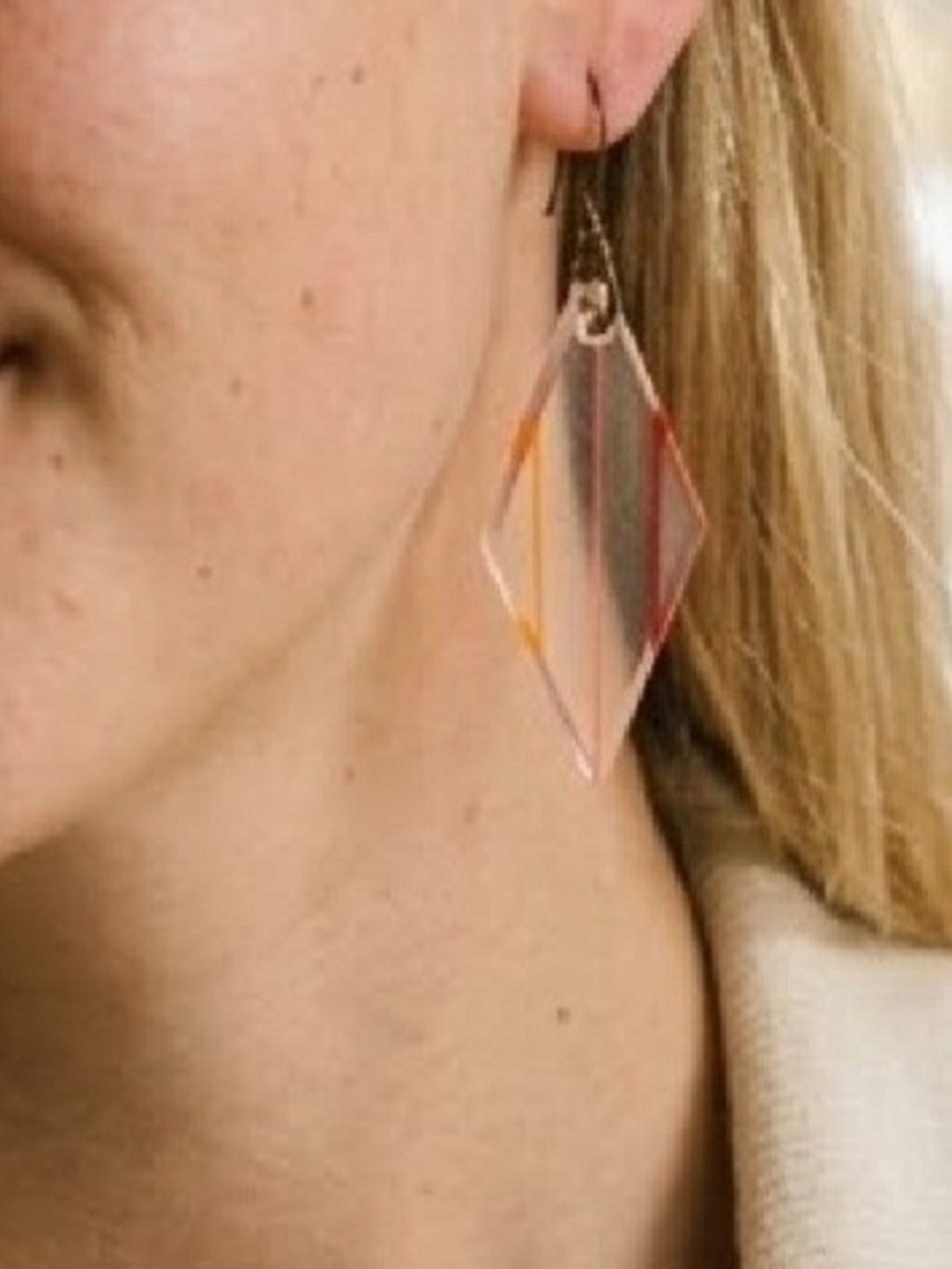 Delicate Pink Acrylic Diamond Drop Earrings - Unbranded